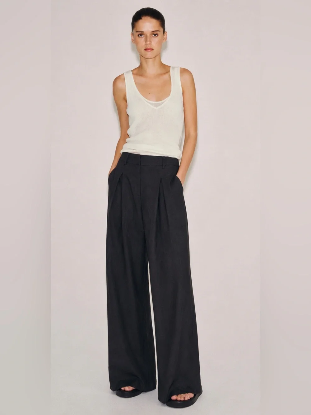 NWOT Reformation Asher Trousers 100% Linen Wide Leg w/Pockets Black Size 2